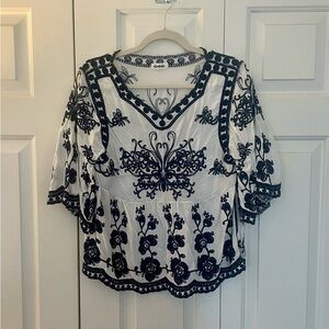 Anthropologie Kindred Embroidered White and Blue Women's Top XL